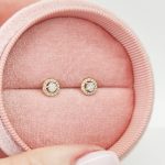 Sárga arany fülbevaló gyémánttal