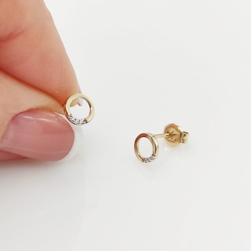 Sárga arany fülbevaló gyémánttal