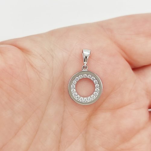 Fehér arany kör alakú medál cirkóniával