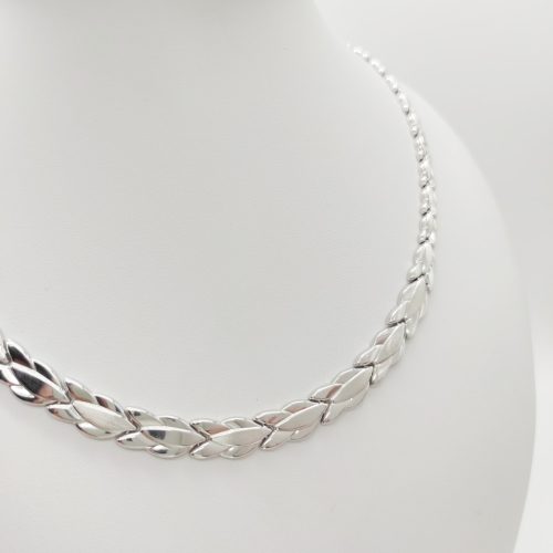 Fehér arany levél mintás elől szélesedő nyakék