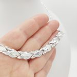 Fehér arany levél mintás elől szélesedő nyakék