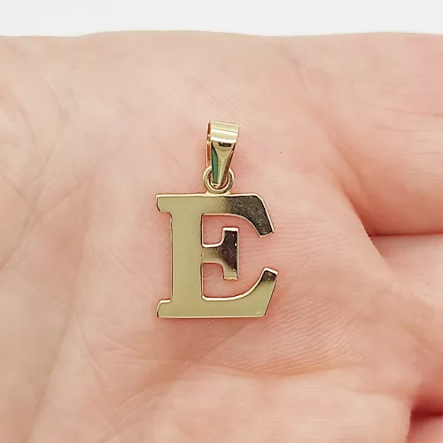 Sárga arany "E" betű medál kő nélkül
