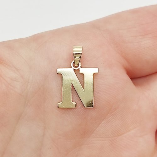 Sárga arany "N" betű medál kő nélkül