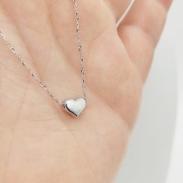Fehér arany nyaklánc egyszerű szívvel