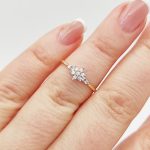 Yasmina arany eljegyzési gyűrű