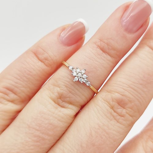 Yasmina arany eljegyzési gyűrű