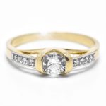 Jeddaira arany eljegyzési gyűrű