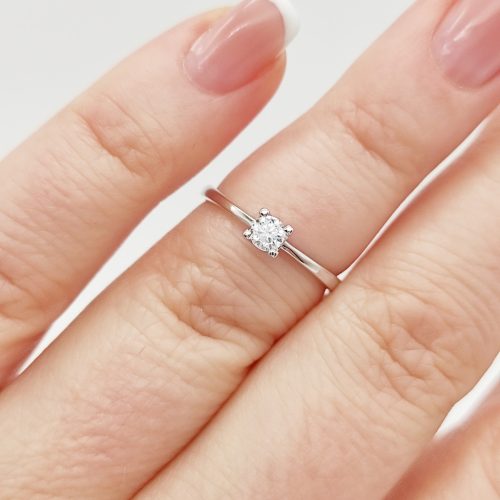 Adelaide arany eljegyzési gyűrű