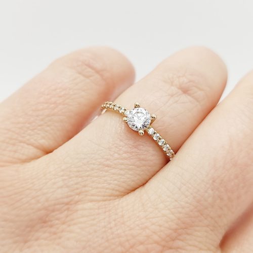 Le Castel arany eljegyzési gyűrű