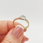 San Sira arany eljegyzési gyűrű