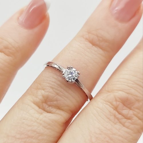 Azzurra arany eljegyzési gyűrű