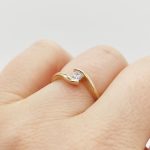 Serenata arany eljegyzési gyűrű