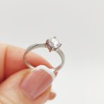 San Marina arany eljegyzési gyűrű