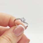 Stella arany eljegyzési gyűrű