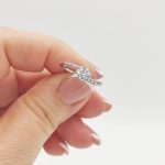 Stella arany eljegyzési gyűrű